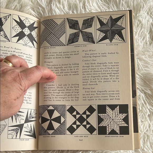 The Standard Book of Quilt Making and Collecting, vintage 1949 - Picture 11 of 11
